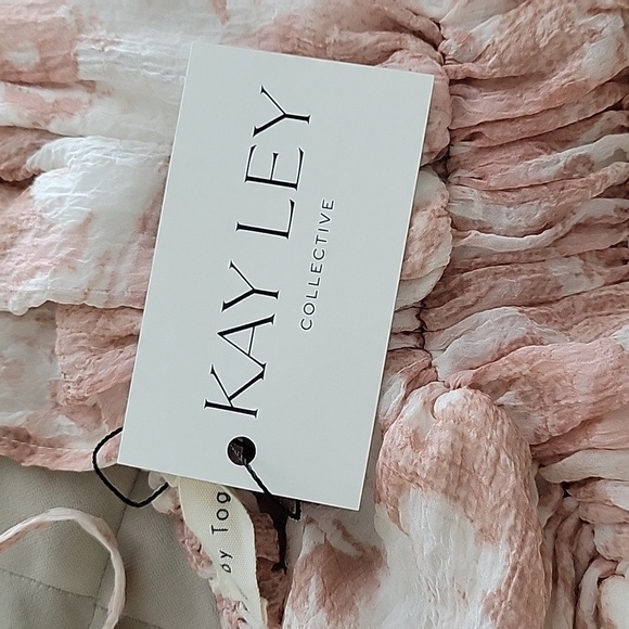 Blush Rose NWT Spaghetti Strap Top - Picture 3 of 8